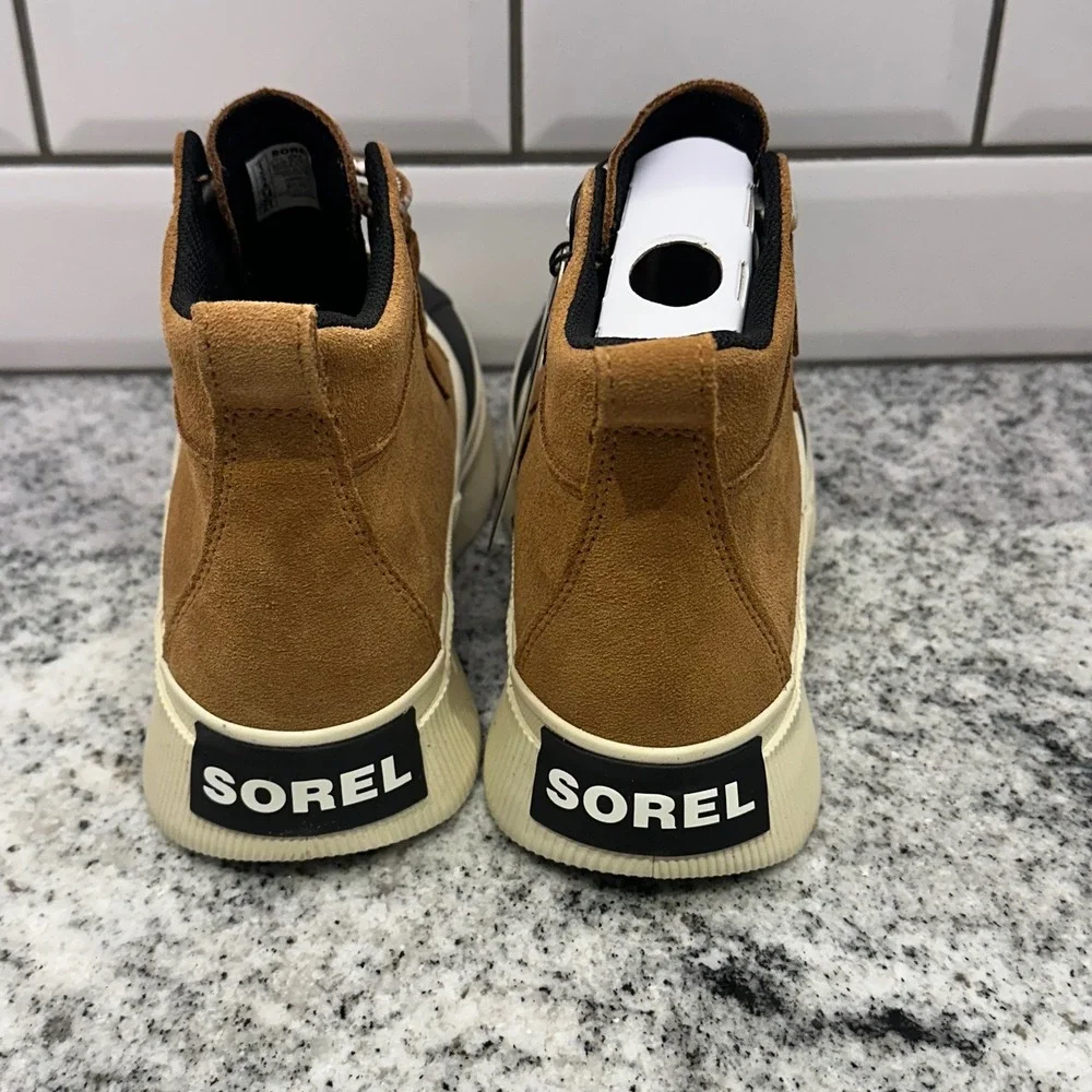 SOREL Kids Size 3 Out N About IV Classic WP Boot Taffy Black Waterproof Suede